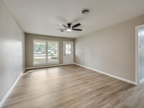 5th image of 800 Sherwood Dr