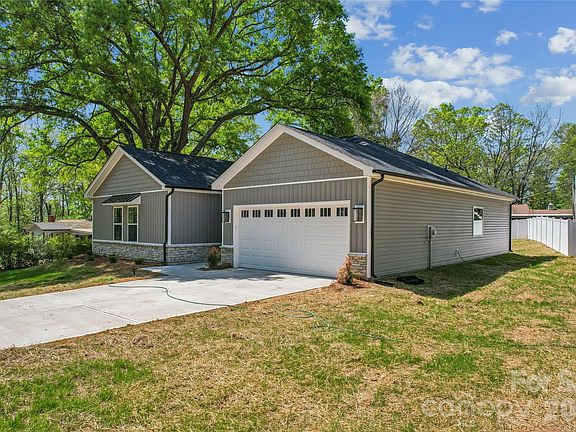 2nd image of 321 Henderson Cir