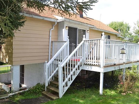 Large deck off living room.