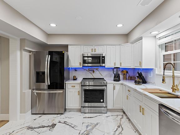 2nd image of 2875 Madeira Ct #1