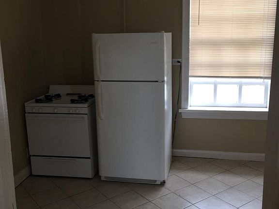 4th image of 2846 W 21st St APT 2r
