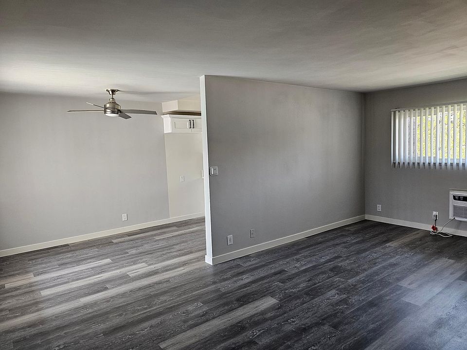1st image of 5130 Woodman Ave #16B