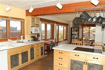 3rd image of 1200 Marquette Pl NE