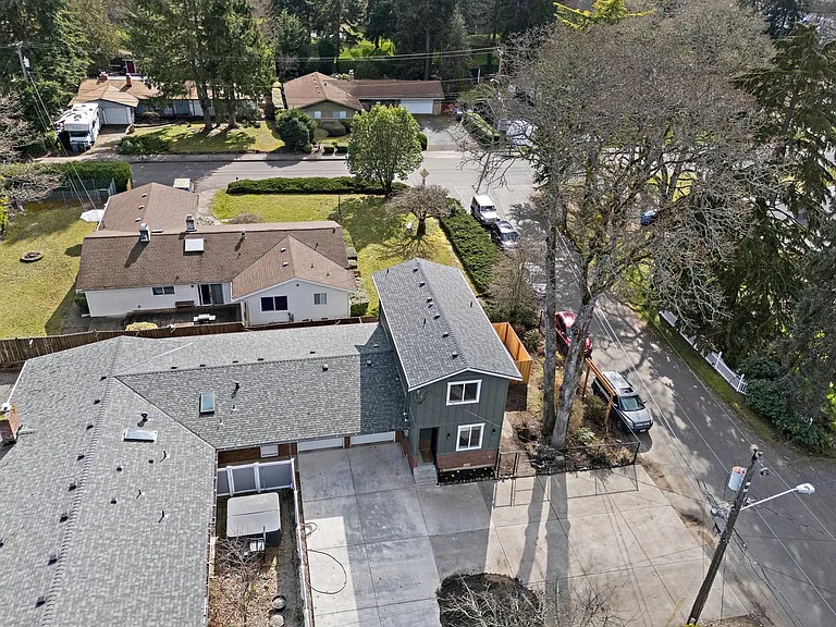 8511 Woodlawn Ave SW — Photo 29