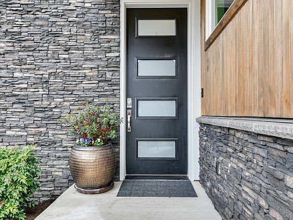 3rd image of 10324 NE 65th Way