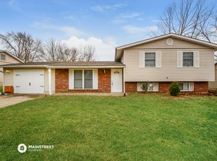70 Country Hill Rd, Saint Peters, MO 63376