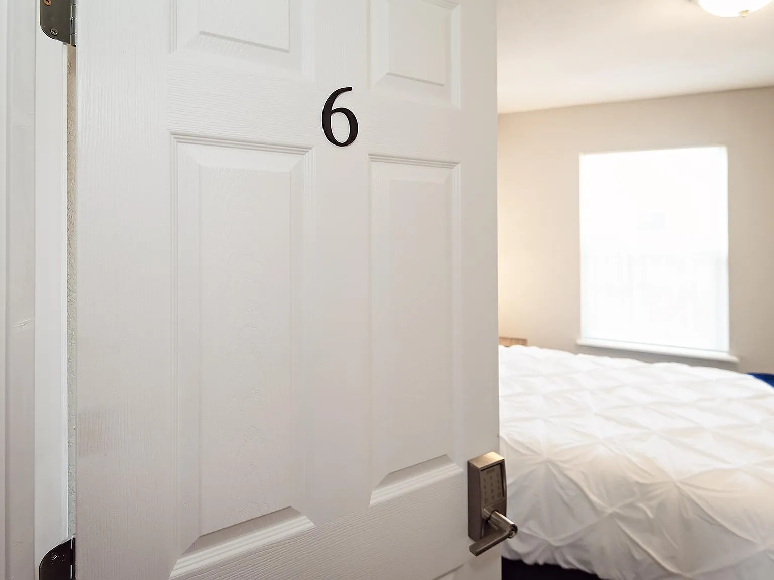 4 bed, 2.0 bath, 2000 sqft, $685 — Photo 4