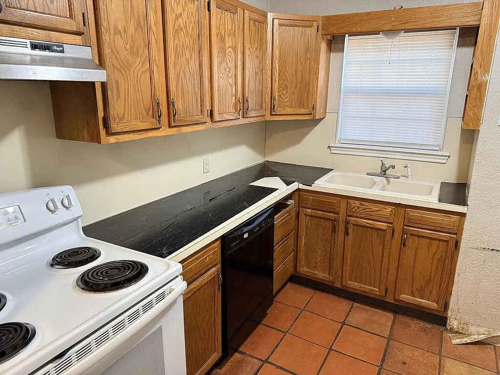 2 bed, 1.0 bath, 850 sqft, $1,200 — Photo 4