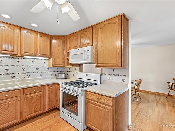 2nd image of 715 N Eastman Dr