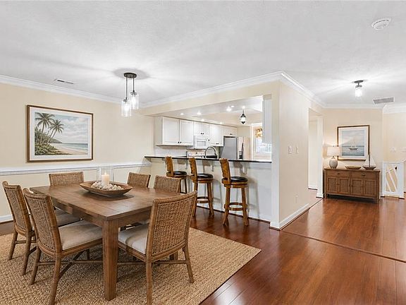 5th image of 208 Genoa Dr #17