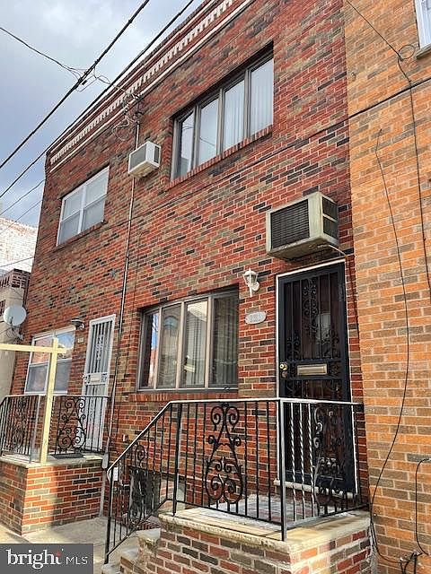 2nd image of 2311 S Alder St