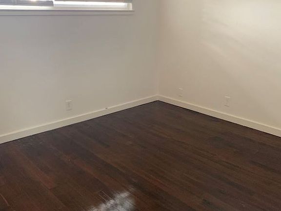3rd image of 816 37th St #F