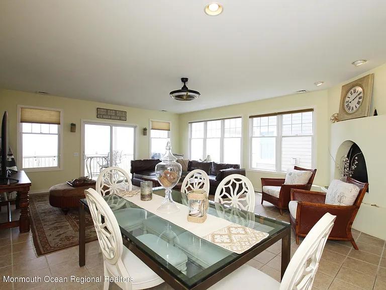 221 Beachfront #1 — Photo 7