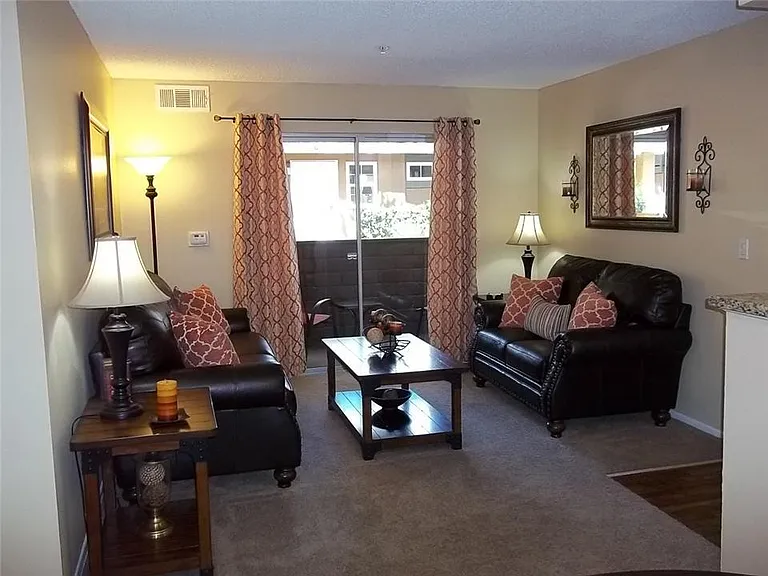 Citrus Gardens Apartments — Photo 6