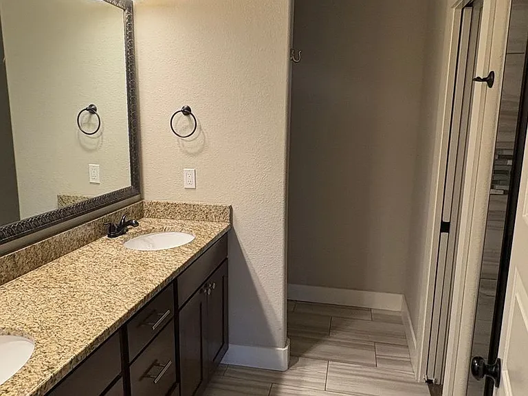 1801 & 1803 SW Stonegrove Rd — Photo 3