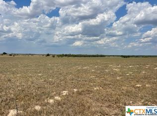 9 County Road 232, Floresville, TX 78114