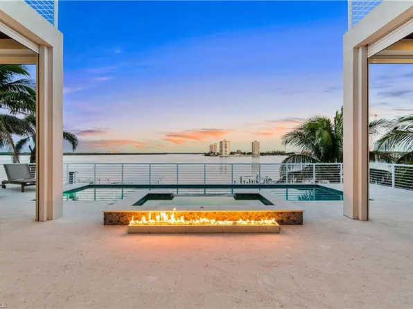 160 Little Carlos LN, FORT MYERS BEACH, FL 33931