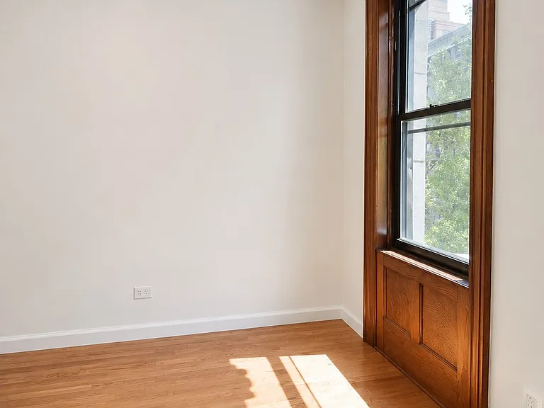 505 W 122nd St #22 — Photo 4
