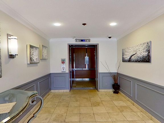 2nd image of 1812 Overland Ave APT 103
