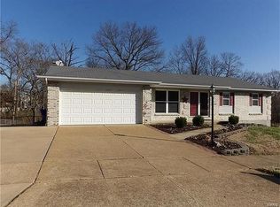 4435 Villa Knoll Dr, Saint Louis, MO 63128