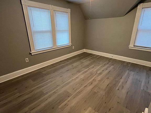 4th image of 1626 N Main St