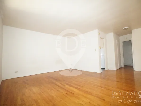 91 Ocean Parkway image 5 of 11