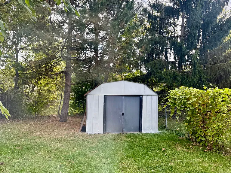 32620 Montcalm Ct — Photo 2