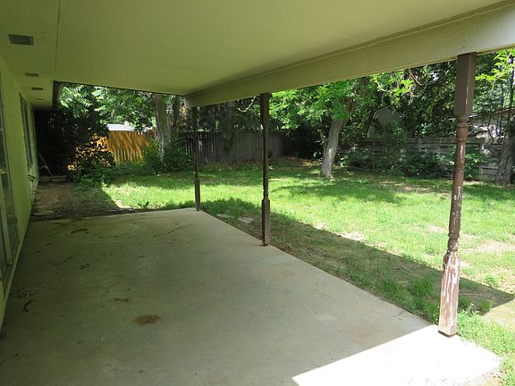 3rd image of 8318 W Bloomfield Dr
