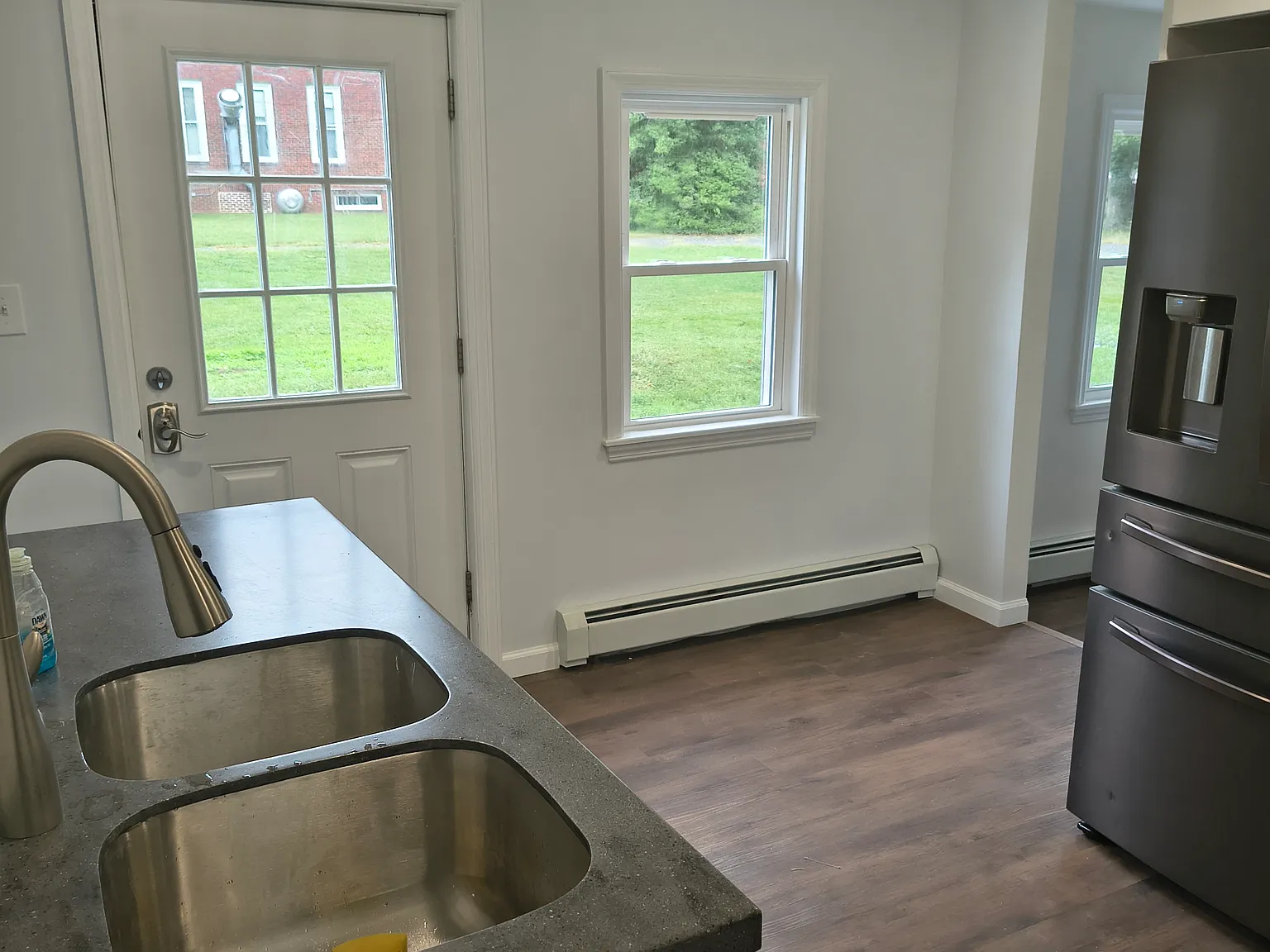 3 bed, 1.5 bath, 1375 sqft, $2,500 — Photo 1