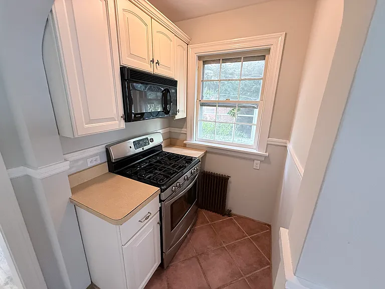 1724 Wilmington Ave — Photo 8