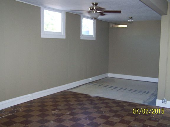 5th image of 109 S 2nd St