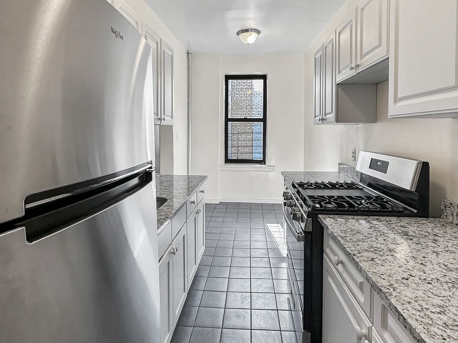555 Fort Washington Avenue — Photo 3