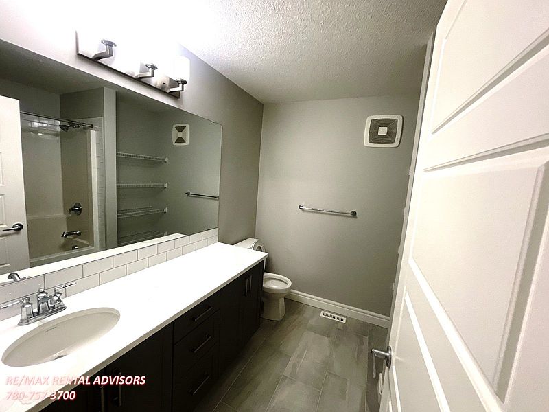 Edmonton Apartment for rent - 3 Bedrooms — photo 20