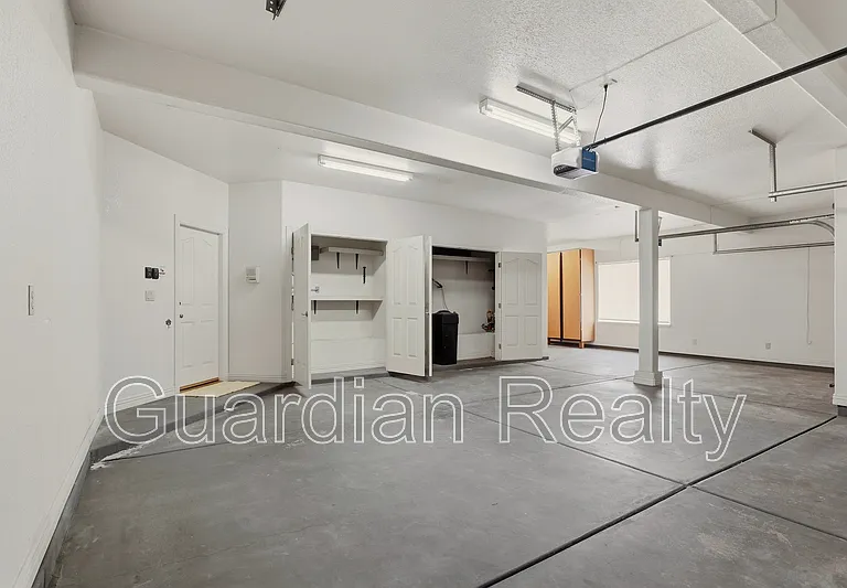 1888 Woodhaven Dr — Photo 43
