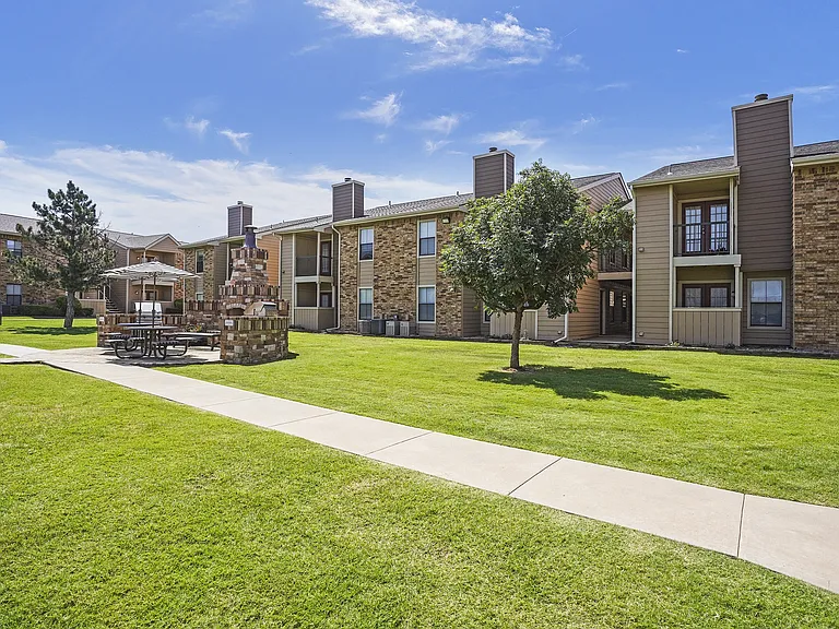 Cimarron Trails Apts. — Photo 14