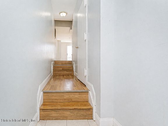 3rd image of 227 Rosedale Ave