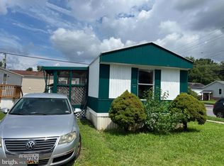 12 Cardinal Ln, Essex, MD 21221