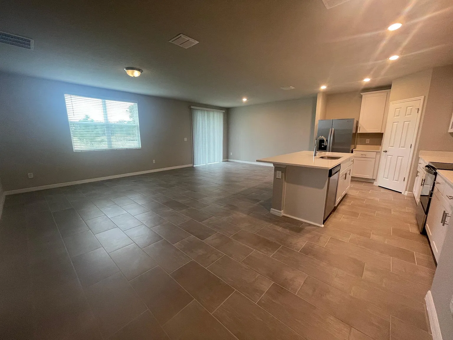 4 bed, 1851 sqft, $2,600 — Photo 4