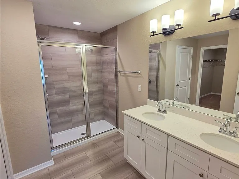 5527 Castania Dr — Photo 12
