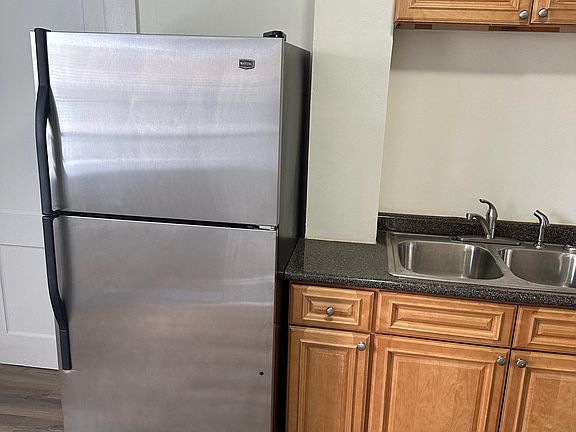 3rd image of 158 Woodbine St #1A