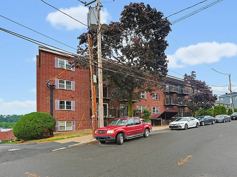 70 Warren Ave #1-4 — Photo 9