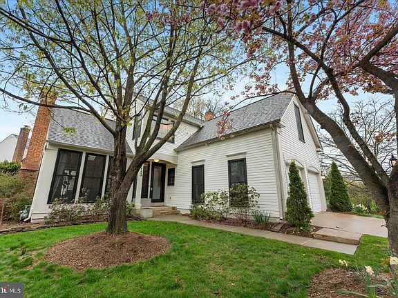 3rd image of 43943 Louisa Dr