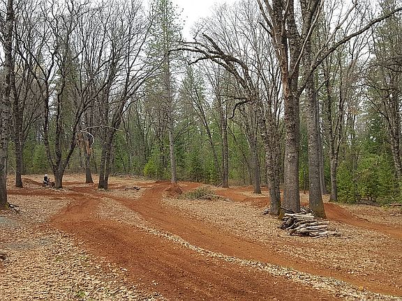 3.2 acres backs to BLM 