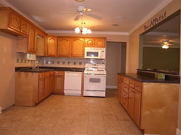 4th image of 1322 Westlawn Dr