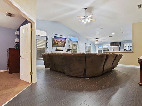 5th image of 5029 Moorcroft Cir