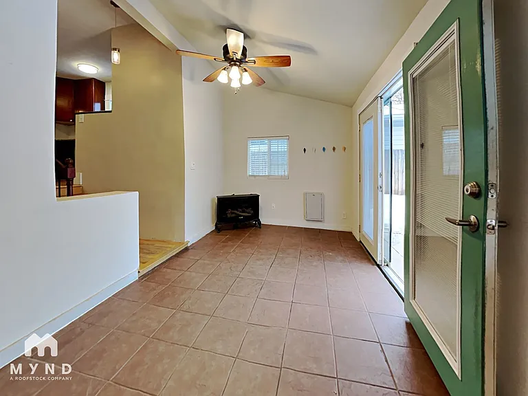 4465 N Meade St — Photo 12