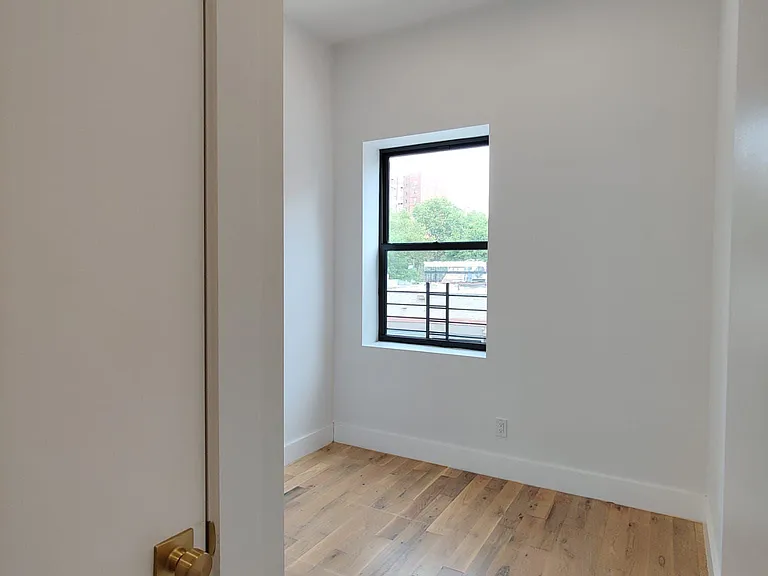 1242 Park Pl #2F — Photo 12