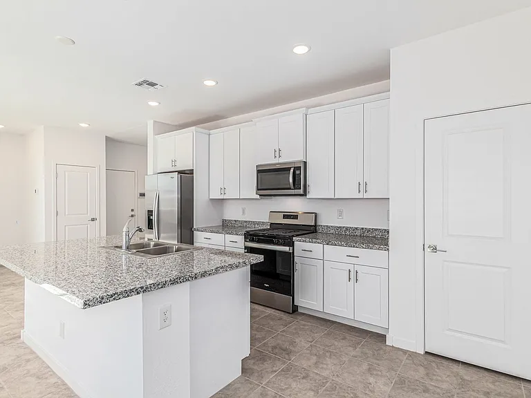 8821 W Agora Ln — Photo 8