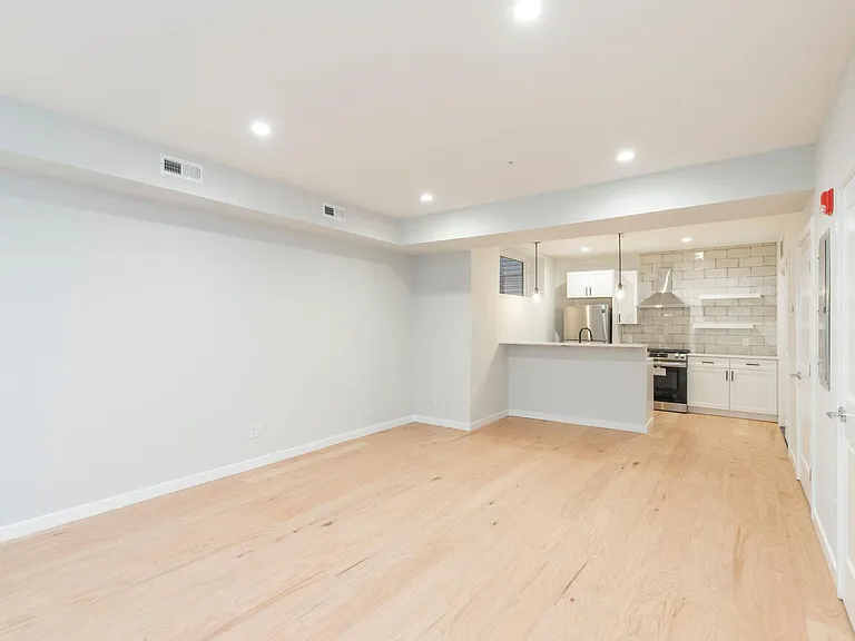 757 N Uber St #2 — Photo 3