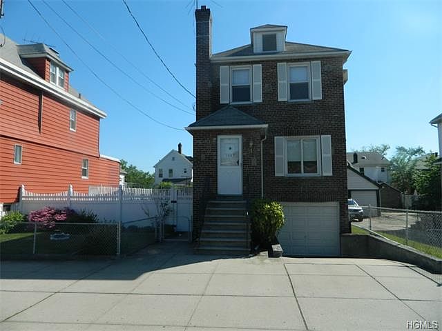 2nd image of 1567 Jarvis Ave